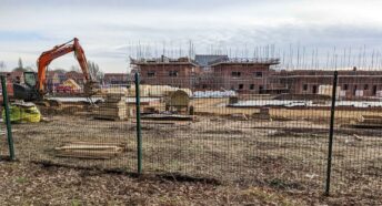 building site on on what had previously been lush green fields in the Green Belt